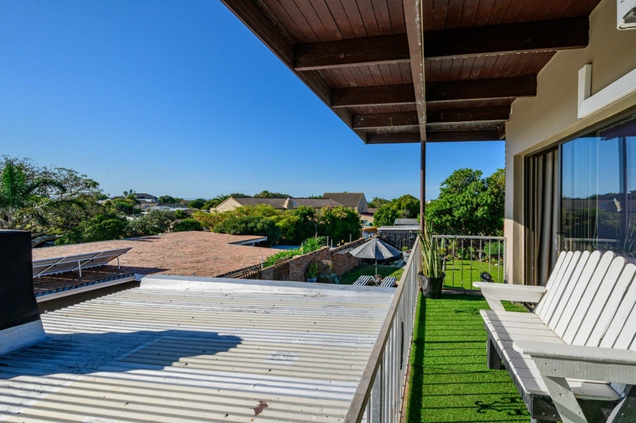 8 Bedroom Property for Sale in Summerstrand Eastern Cape